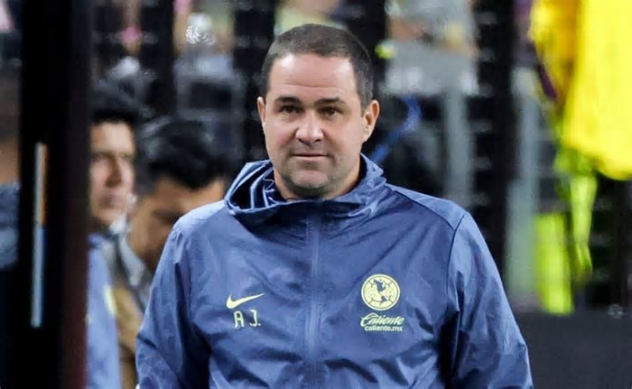 Boca Juniors demonstra interesse em André Jardine para substituir Fernando Gago como técnico