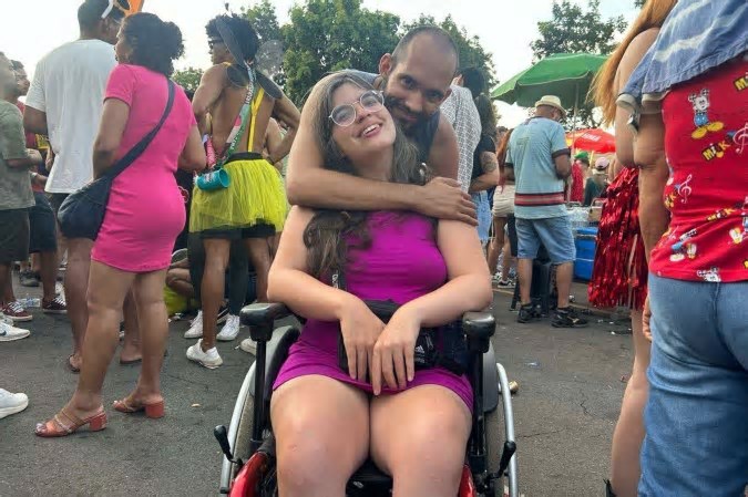 Turistas nacionais e estrangeiros elogiam carnaval do DF