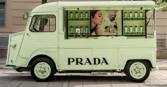 Prada vai distribuir buquês de flores em praças na Urca, Ipanema e Leblon