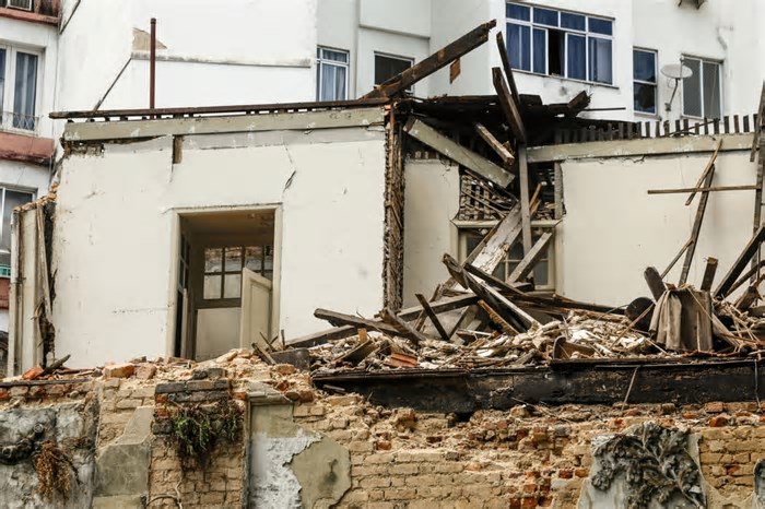 Desabamento no Centro do Rio: prefeitura analisa a tomada do casarão por abandono ou atraso de impostos