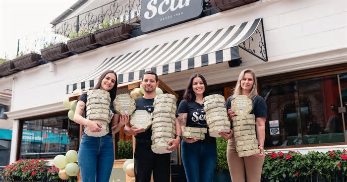 Saiba quem ganhou um ano de rodízio grátis em concurso da pizzaria mais antiga de Gramado