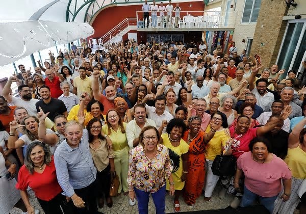 Lídice condena anistia a golpistas e reforça compromisso com democracia