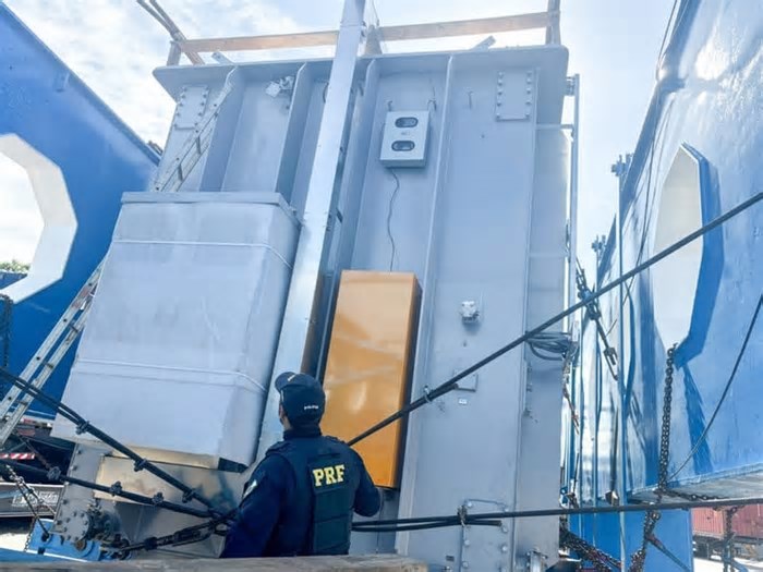 Interdição na BR-101: Transporte de transformador de 250 toneladas causa trânsito lento entre Pernambuco e Paraíba