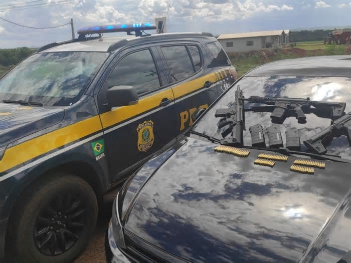Morador no RJ é preso na fronteira com fuzis e caixas de munições