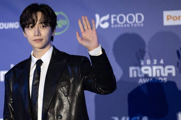 Fã beija Lee Junho, astro de k-dramas, em evento em SP e coreanos veem como assédio