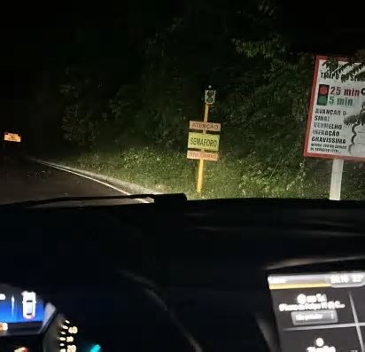 Semáforo desligado na madrugada causa demora na BR-116