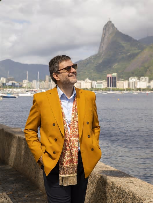 Livro sobre o Rio de Janeiro lançado em Paris destaca o glamour tropical além da beleza e do caos