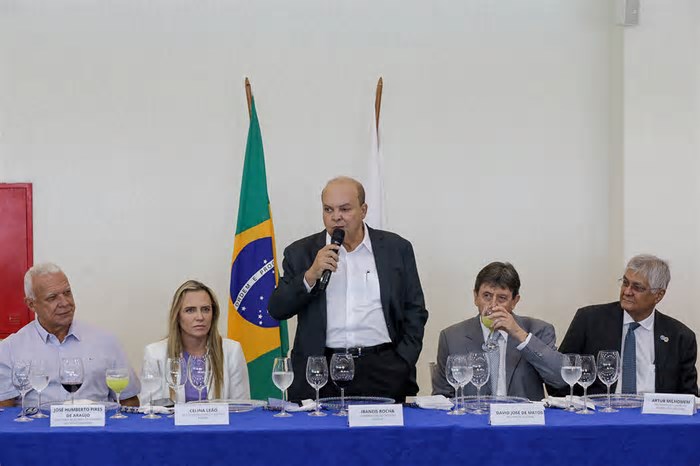 Governador Ibaneis Rocha recebe homenagem do Clube de Engenharia por grandes obras realizadas desde 2019