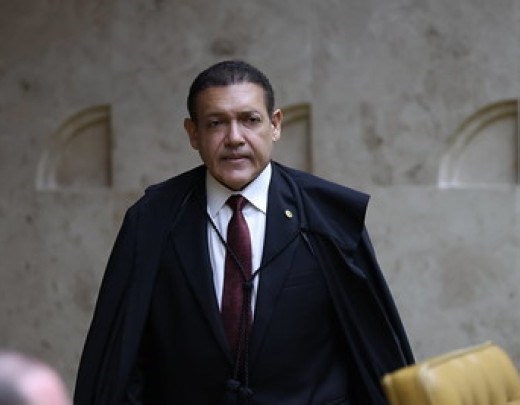 Indicado por Bolsonaro, Kassio vota contra afastar Moraes, Zanin e Dino