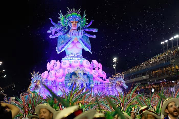 Carnaval de SP: Mancha Verde passa pela avenida e apresenta enredo sobre a Bahia