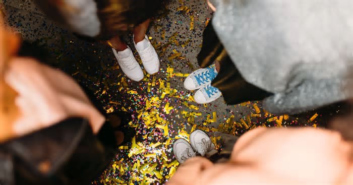 Como proteger os pés contra lesões musculares, bolhas e calos no Carnaval?