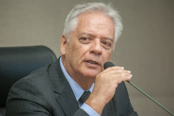 CLDF vota a favor da permanência de Fuzeira na diretoria da Adasa