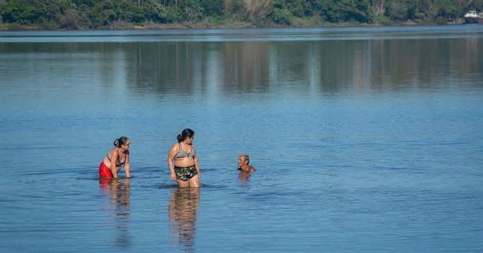 Terça-feira de Carnaval tem busca por refúgio para o forte calor na região Metropolitana