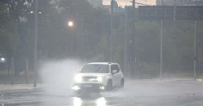 Porto Alegre pode ter temporais neste fim de semana, alerta Defesa Civil