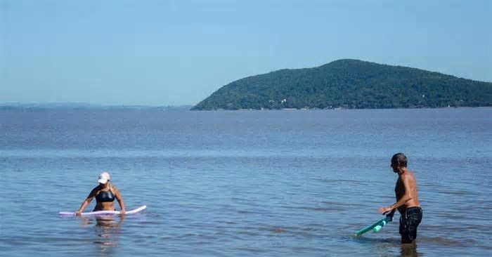 Praias do Extremo Sul de Porto Alegre ajudam a amenizar onda de calor