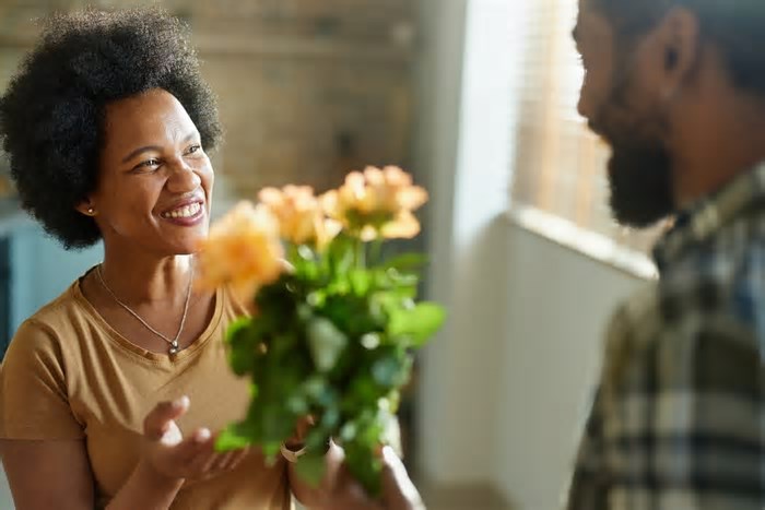 Floriculturas podem receber 10 vezes mais pedidos no Dia Internacional da Mulher, aponta levantamento