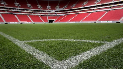 Seleção Brasileira acumula públicos recordes, e Mané Garrincha ganha espaço