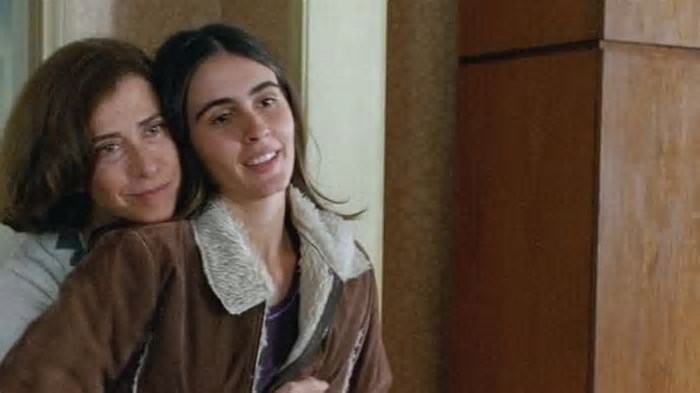 Barrada no Oscar, atriz de Ainda Estou Aqui assistirá premiação em bar