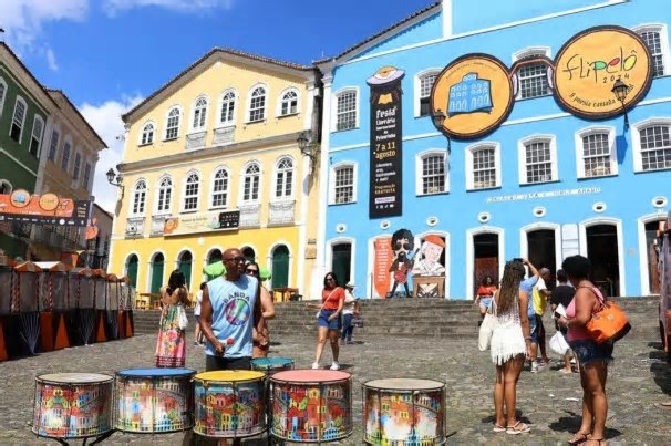 Turistas passam a prolongar estadia na Bahia após carnaval
