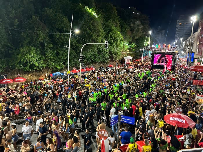 Saiba ordem e atrações desta terça-feira (4) no Carnaval de Salvador