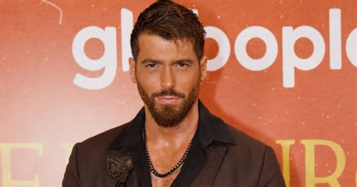 O show de grosseria de ator turco em evento do Globoplay