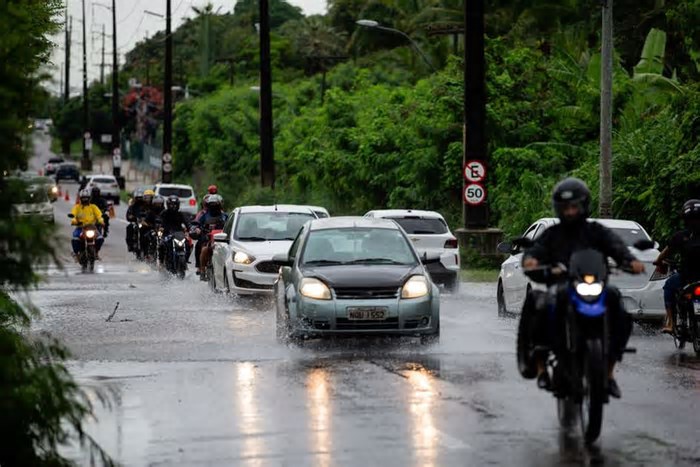 Chuvas intensas e ventos de até 100 km/h devem continuar em todo o CE até domingo (2); confira previsão