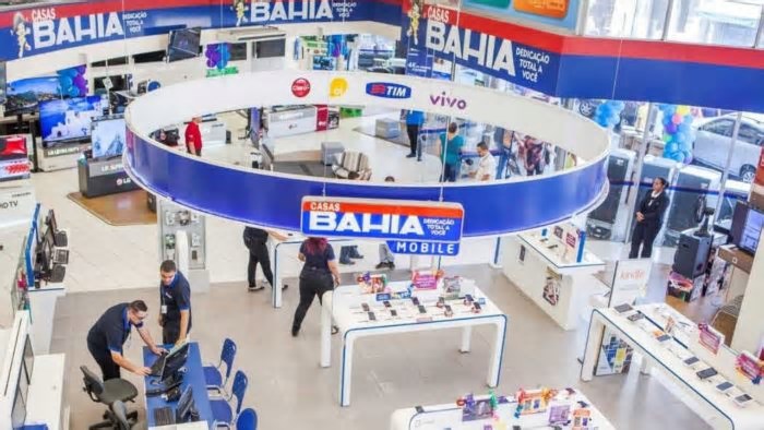 Casas Bahia registra prejuízo 50% menor no 4º tri e vê cenário desafiador por juros
