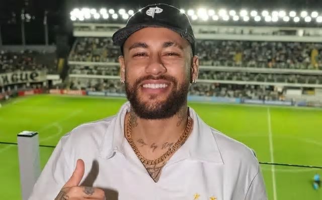Modelo que teve relação com Neymar anuncia gravidez e se defende de polêmica