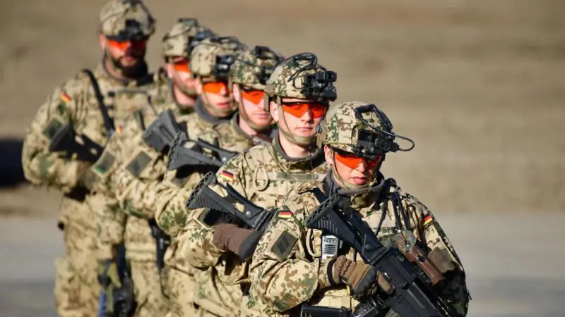 Por que histórica decisão da Alemanha de aumentar gasto militar revela guinada na Europa