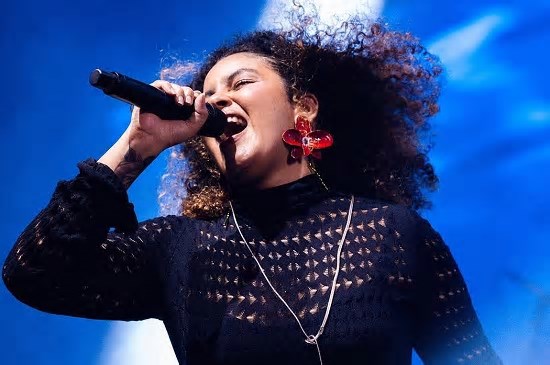 Rachel Reis apresentará sua turnê acústica em Aracaju
