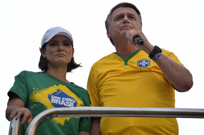 Michelle Bolsonaro cancela ida em ato por anistia aos presos de 8 de janeiro em Copacabana