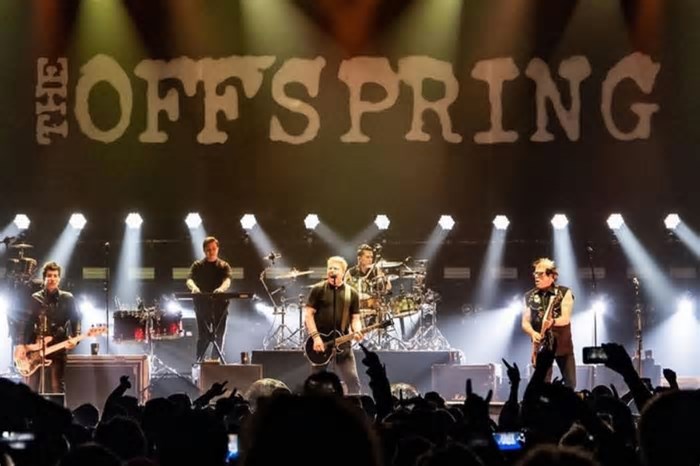 Fim de semana em SP tem The Offspring, Navio Pirata e feira medieval
