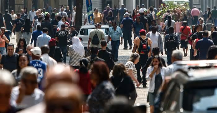 Agro fraco e serviços forte: PIB cresce 3,4% com estímulos governamentais e mercado de trabalho aquecido