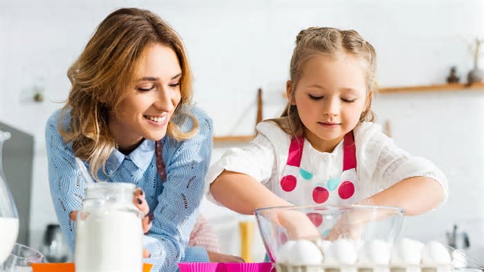 Cozinhar com crianças é benéfico para a saúde e vínculos familiares!