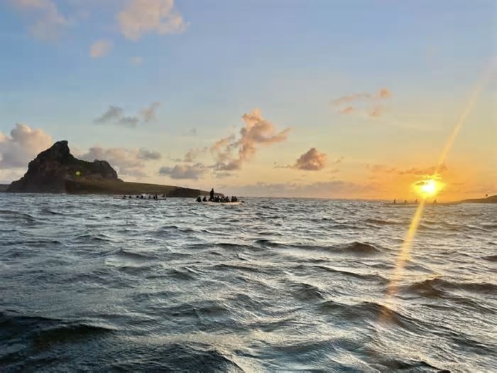 Canoa Havaiana: atividade faz cada vez ais sucesso em Noronha!