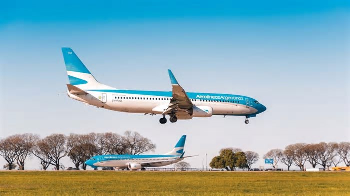 Aerolíneas retoma voos para Porto Alegre após 10 meses