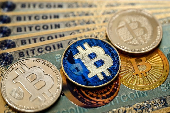 Bitcoin dispara 20% após Trump sugerir nova reserva estratégica com criptomoedas