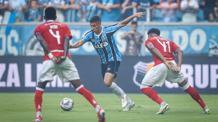 Grêmio é punido com perda de mandos de campo por infrações no GreNal 445