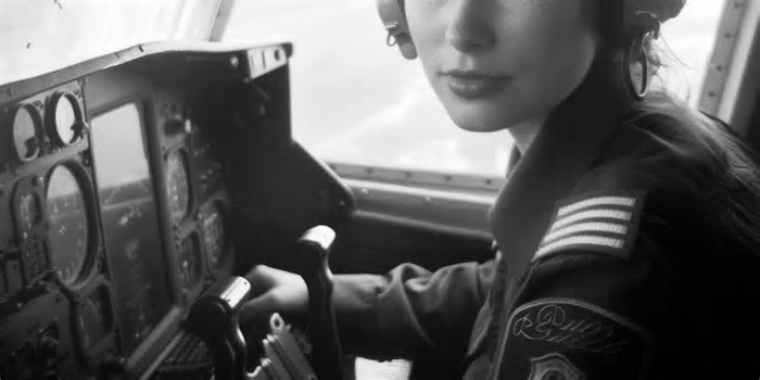 Maryse Bastié: Dos registros de voo ao serviço militar, a jornada de uma mulher excepcional