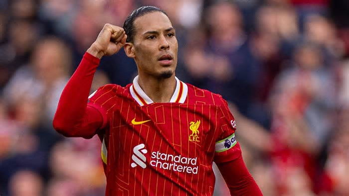 O que Van Dijk disse ao dono do PSG após eliminação do Liverpool em Anfield