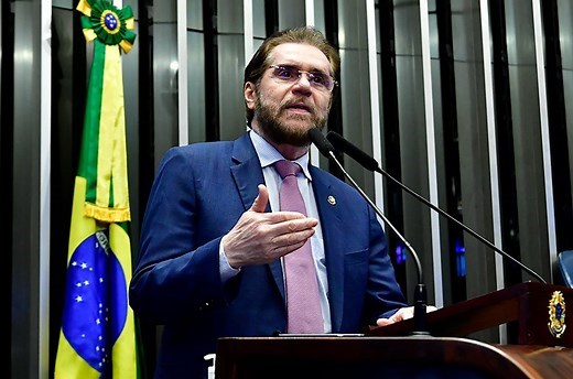 Senador ameniza fala sobre não saber ‘po**a nenhuma de Zona Franca de tributos’