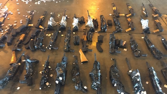 ‘Senhor do Senhor das Armas’ traficou fuzis por 7 anos; entenda o esquema