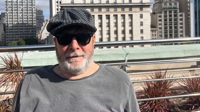 Após ataques, autor de Ainda Estou Aqui é surpreendido ao chegar em casa