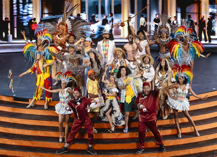 Conheça o Roxy Dinner Show: eleito um dos melhores do mundo pela 'Time', tem espetáculo e números impressionantes