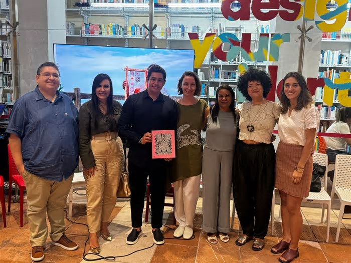 Renda de bilro de Santana do Cariri ganha destaque nacional em livro sobre têxteis do Brasil