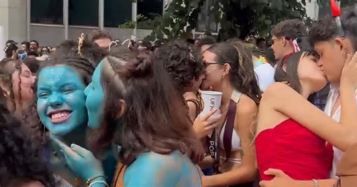 Beijaço no bloco ‘Lagum’ bateu o recorde mundial do Guinness? Confira