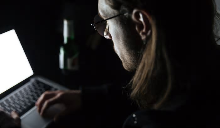 Polícia de SC prende suspeito de movimentar R$ 55 milhões em criptomoedas para crime organizado