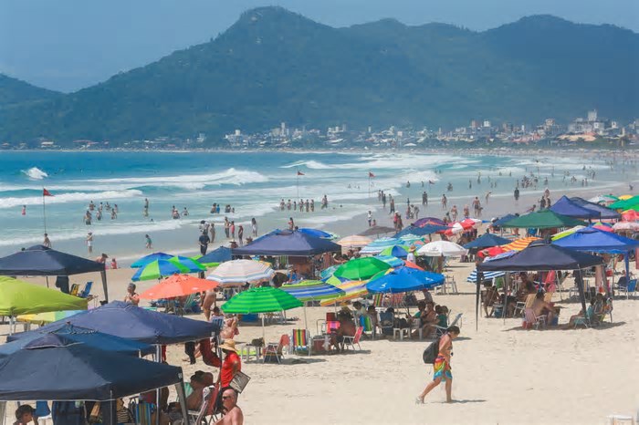 Armação dos Búzios está entre os destinos mais buscados para a Semana Santa de 2025