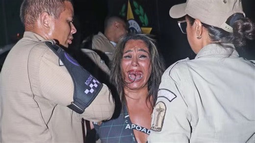 Mulher presa por morder pessoas na Sapucaí quebra o silêncio e conta outra versão