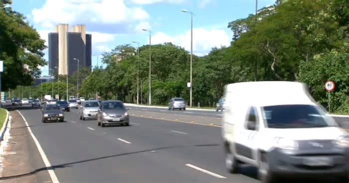 Audiência pública debate redução do limite de velocidade no Eixão para 60 km/h